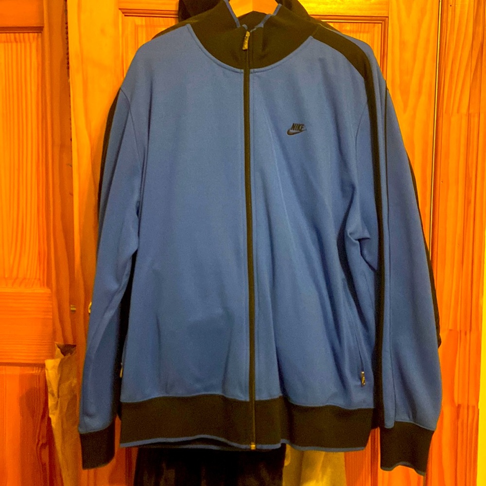 Nike sportswear track jacket .size XXL